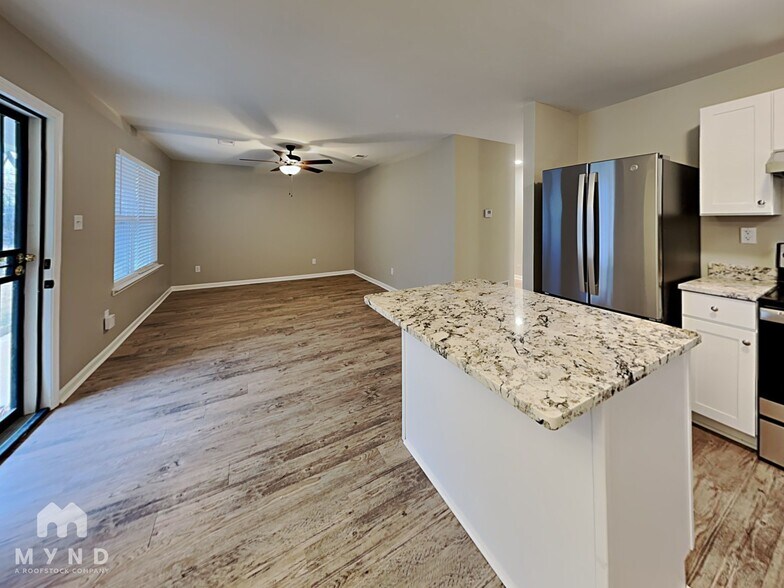 Building Photo - 3385 Reynard Rd