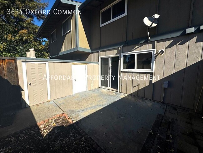 Building Photo - 3634 Oxford Common