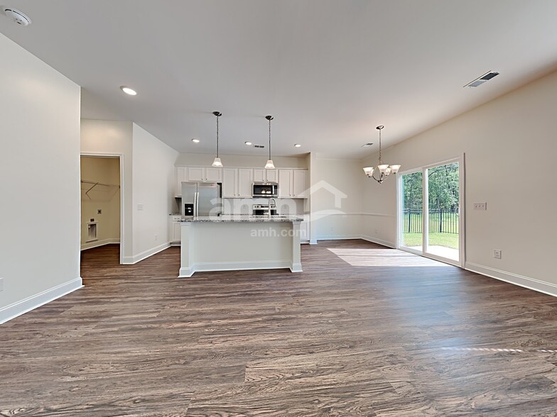Building Photo - 1842 Produce Ln