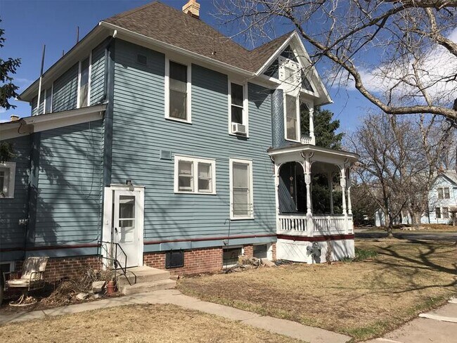 Building Photo - 1329 11th Ave