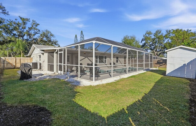 Building Photo - 3301 Woodmont Dr