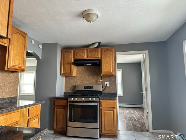 Building Photo - 210 Bouley Ave