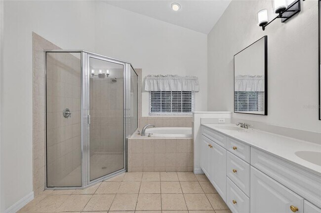 Building Photo - 914 SW 83rd Terrace
