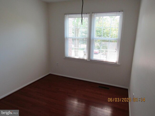 Building Photo - 4158 Hamlin Ct