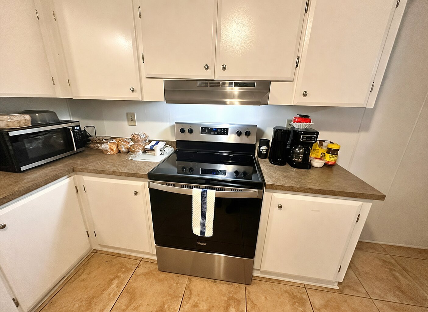 Building Photo - 1815 Woodcrest Dr