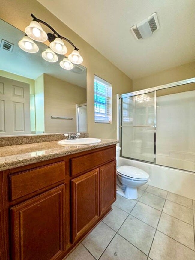 Building Photo - Move-in special! Move in by 12/25 and receive $300 off the first month’s rent! 2 bedroom Condo av...