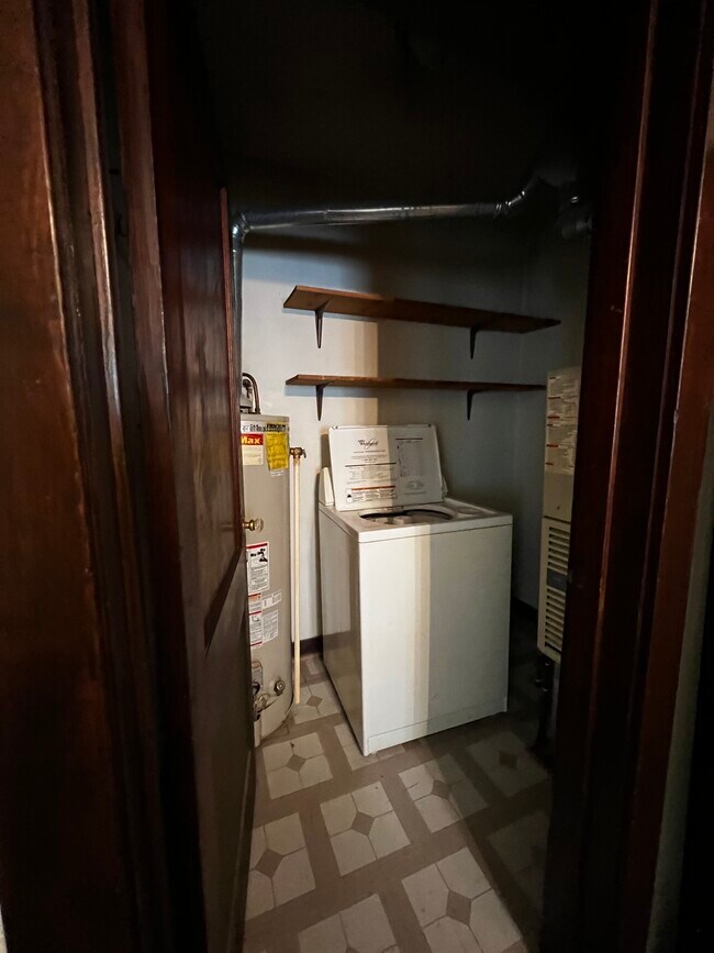 Building Photo - 111 N Chanute St