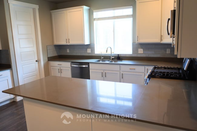 Building Photo - 3977 W Penstemon Wy