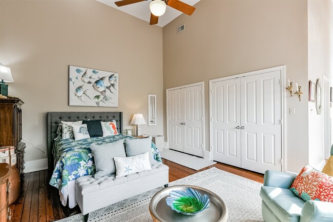 Building Photo - 525 22nd St