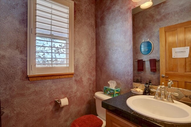 Building Photo - Stunning Longmont Home with Professional Finishes & Exceptional Privacy