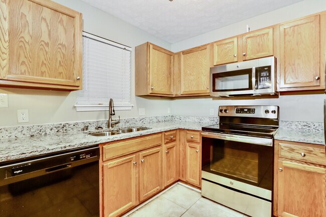 Building Photo - 11109 Meadow Chase Ct