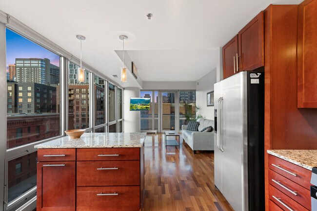 Building Photo - 929 Portland Ave