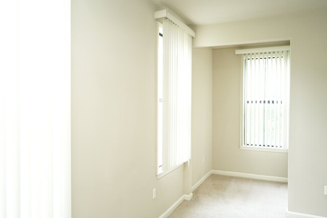 Building Photo - 745 Walker Square, Apt #3A