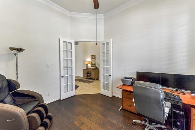 Building Photo - 10518 Red Cedar Hollow Dr