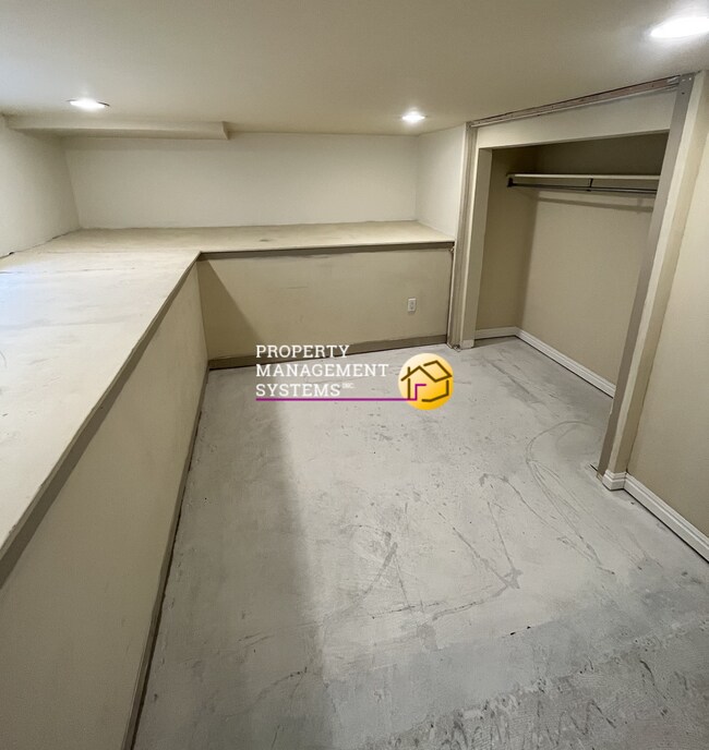 Building Photo - 1136 E 1300 S