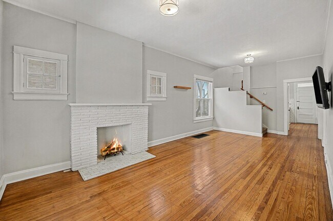 Building Photo - 2 Bed 2 Bath Home for Rent In Wash Park area!