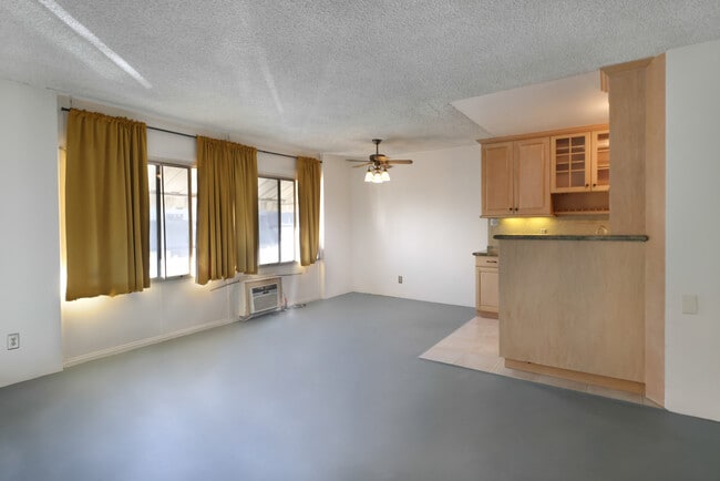 Building Photo - 250 Linden Ave