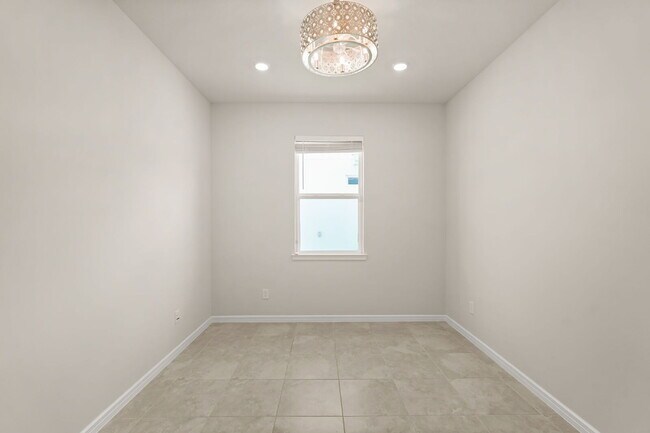 Building Photo - 2715 Clear Night Ave