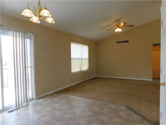 Building Photo - 1206 Carthage Dr