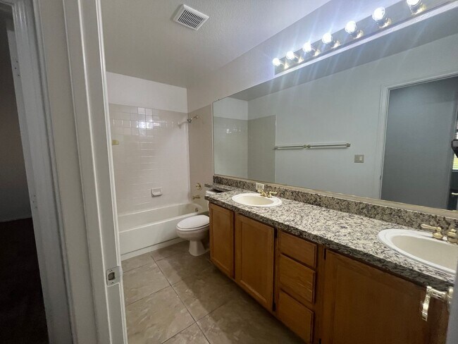 Building Photo - Desert Shores Beauty is like living in your own personal suite!