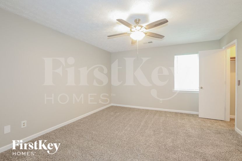 Building Photo - 270 Countryside Ln