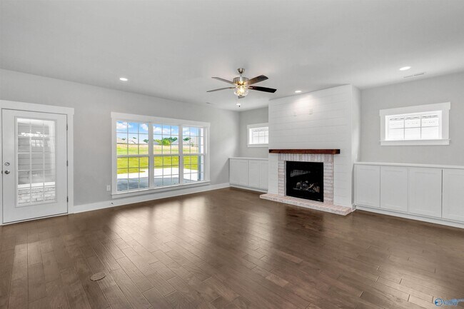 Building Photo - 113 Marlbrook Dr