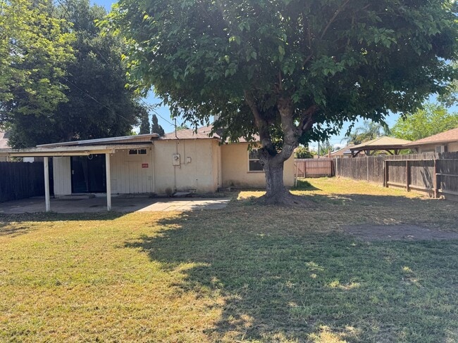 Building Photo - Beautifully Updated 4/2 in Old Fig