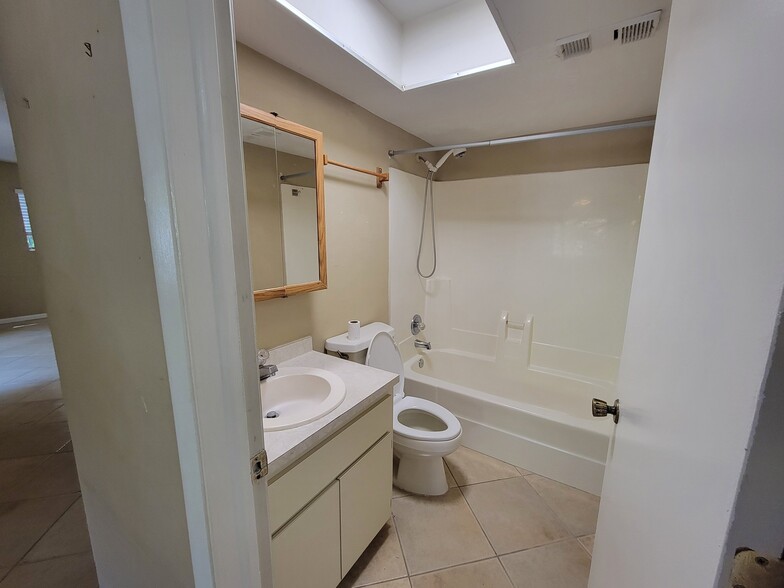 Building Photo - 7752 Tamara Lee Ct