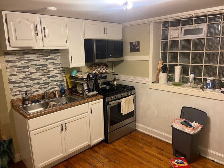 Many upgrades and newer appliances - 6423 N Claremont Ave