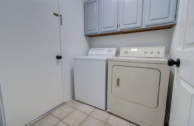 Building Photo - 2106 Spyglass Dr