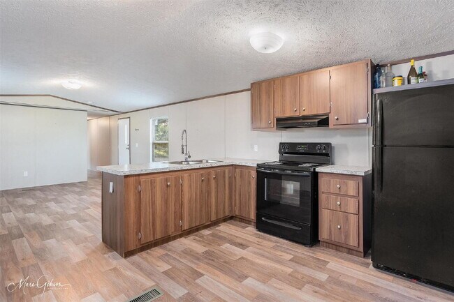 Building Photo - "Charming 3-Bedroom Home with 2 Full Baths in Prime Bossier City Location!"