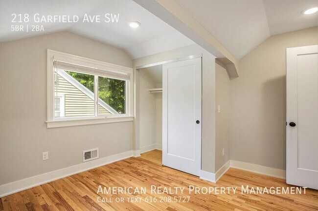 Building Photo - 218 Garfield Ave SW