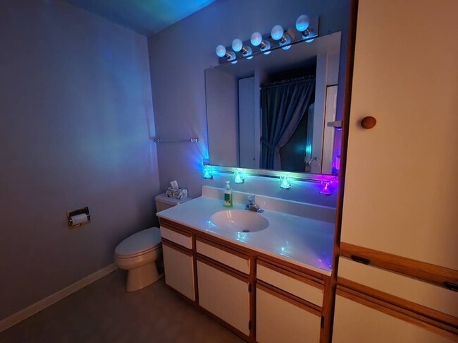 Building Photo - 184 Ridgeview St