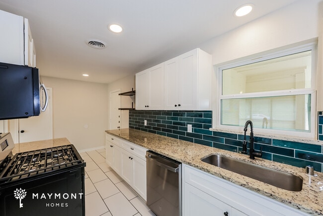 Building Photo - 3817 Rockbluff Dr