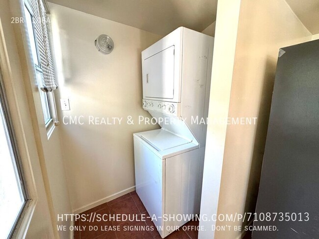 Building Photo - 531 Roswell-