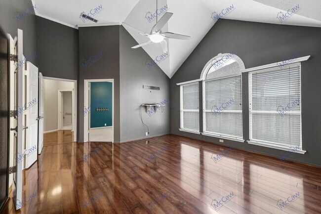 Building Photo - 6603 Fairlawn Dr
