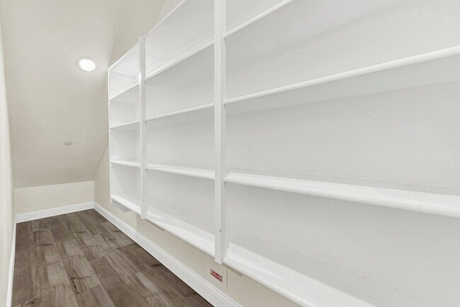Building Photo - 8993 Swallowtail St