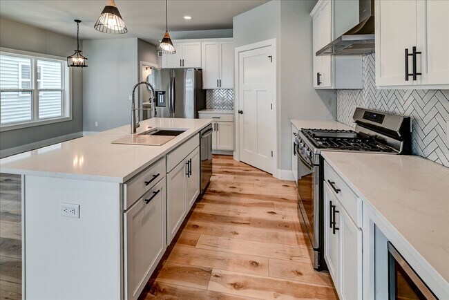 Building Photo - 4863 Lacy Rd