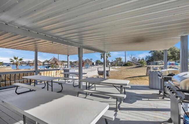 Building Photo - 604 Highcrest Dr