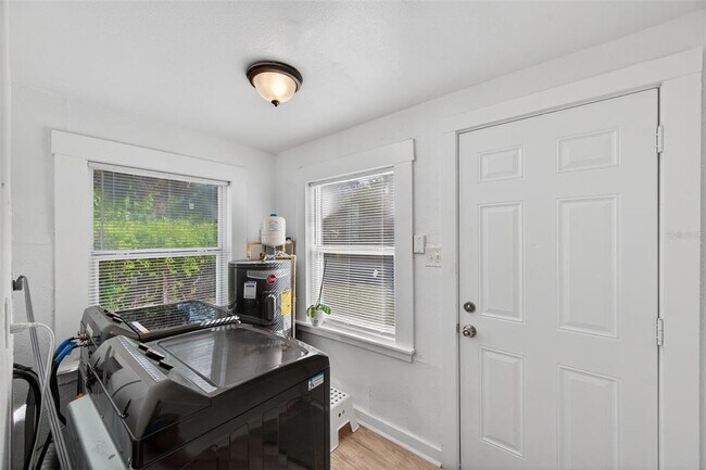 Building Photo - 4324 16th Ave S