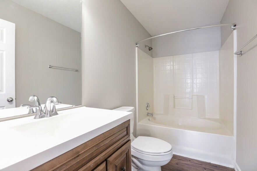 Building Photo - 4013 Apperson Dr