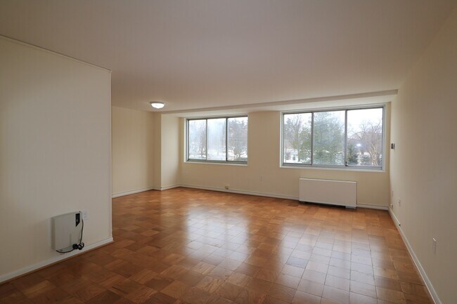 Building Photo - 2/2 Gem in Grosvenor Park!