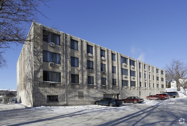 Building Photo - Madison Manor