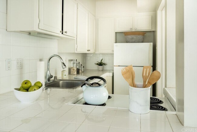 Building Photo - MR0021 (RUBS)