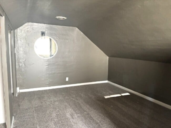 Building Photo - 516 W Wescott Ave