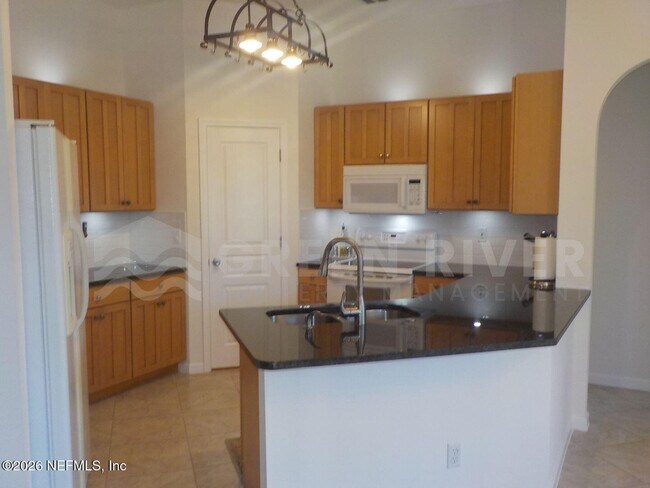 Building Photo - 1761 Oak Grove Dr S