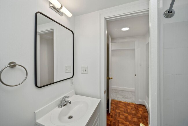 Building Photo - Sunlit & Fully Updated 2BR/1BA Condo in the Heart of U Street Corridor