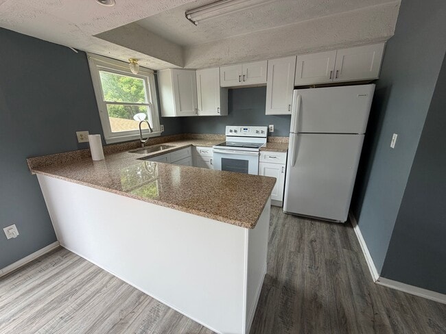 Building Photo - 7742 Brams Hill Dr