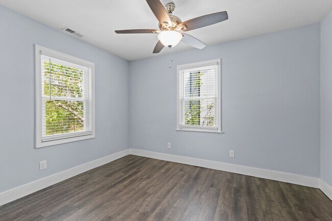 Building Photo - Beautiful 2 bedroom, 1 bath home near Downtown Durham, High-end Finishes and fenced-in backyard!