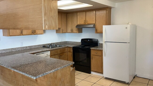 Building Photo - 2-bedroom, 1-bathroom unit